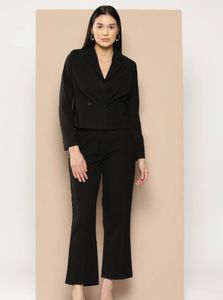 Chic Black Double-Breasted Blazer