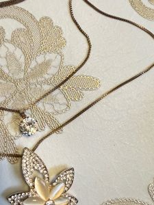 Elegant double chain Flower Pendant Necklace