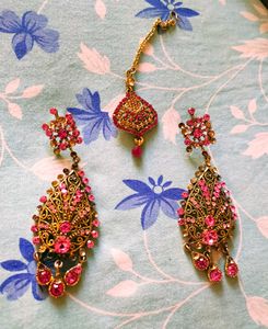 Pink Earrings With Maang Teeka