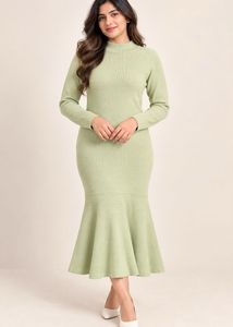 Elegant Green Ribbed Knit Midi Dress