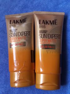 Lakme Sun Expert Super Matte SPF 30 duo
