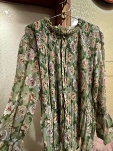 Floral Print Pleated Blouse