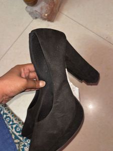 ELLE Black Heels