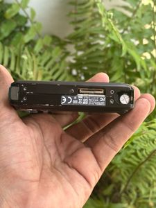Casio Exilim EX-V7 Digital Camera