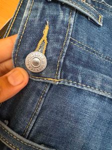 Levi's Women's Blue Slim fit Denim Jeans
