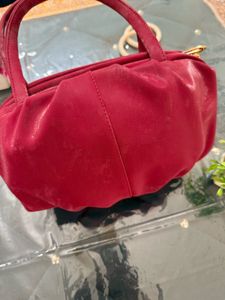 Stylish Red Handbag💕