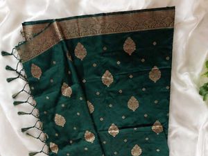 Elegant Emerald Green Banarasi Silk Saree