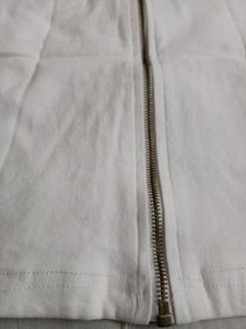 White Top With Zipper Closure