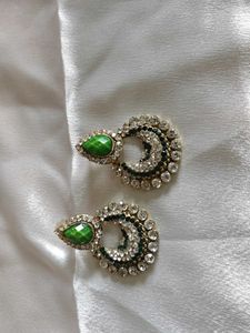 Elegant Green Stone &amp; Crystal Earrings