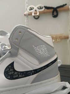 Unisex Air Jordan 1 Mid Sneakers