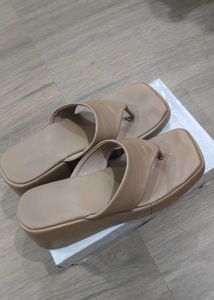 Stylish Women's Flat Sandals