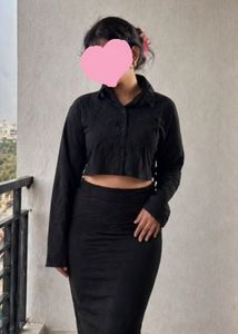 Chic Black Cropped Shirt