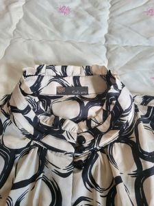 Chic Patterned Blouse