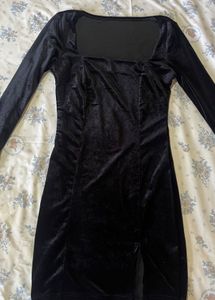 Urbanic Black Velvet Bodycon Mini Dress | Square N