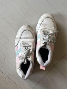 Used Women's Sneakers