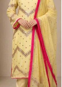 Beautiful Designer Pakistani Style Kurti Set