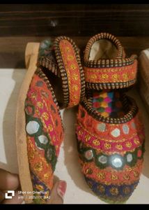 Embroidered Jutti/Mojari for Girls