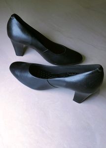 Classic Black Leather Pumps