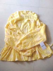 💛 Yellow Embroidered Peplum Top 💛