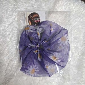 Oversized Daisy Hair Scrunchie