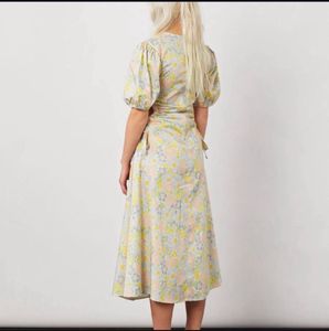 Chic Cutout Puff Sleeve Midi Dress