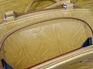 Branded SAMSONITE Cute Leather Handbag