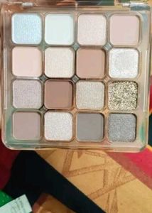 16 Color Eyeshadow Palette