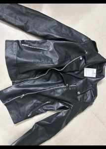 (NEVER WORN)Classic Black Faux Leather Biker Jacke