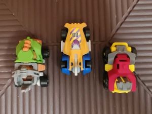 3 kinder Joy toy cars