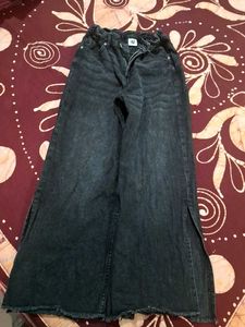 Y&F Wide Leg Slit Jeans