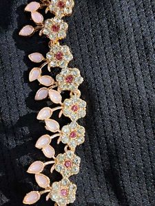 Elegant Floral Rhinestone Necklace