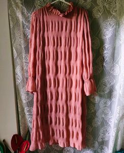 Chic Textured Pink Midi Dress