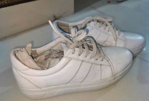 Woodland Women Casual Shoes. Like New No Coins