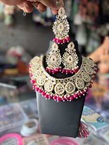 Exquisite Kundan Necklace &amp; Earring Set