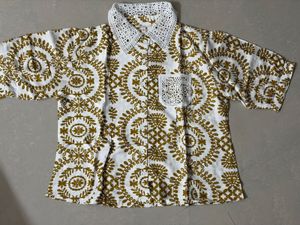 NEW🔥Print Shirt with White Crochet Collar