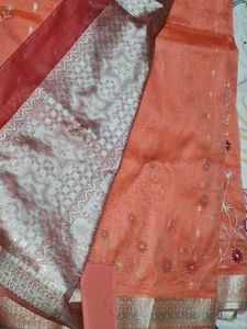 Elegant Orange Floral Saree🧡