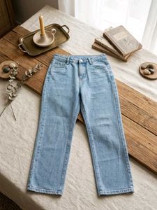 Urbanic Light Wash Straight Leg Jeans
