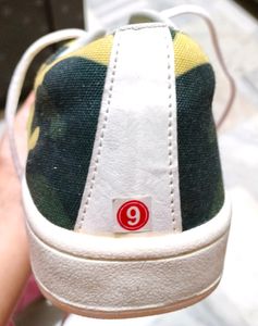 Camoflague White Canvas Sneakers