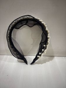 Elegant Pearl Embellished Headband