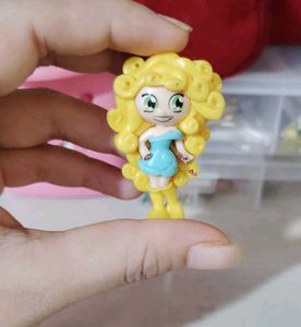 Disney Daisy Duck Princess Figure