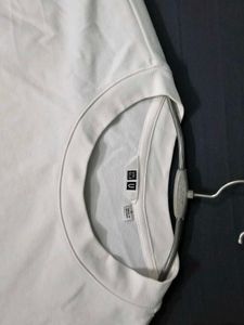 UNIQLO AIRism Crew Neck Tshirt