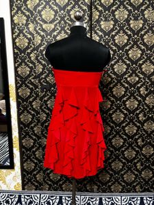 Chic Red Ruffle Strapless Dress