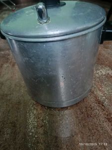 non stick Idli Maker with Pot(24idly)