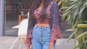 Floral Print Bishop Sleeve Crop Top💙