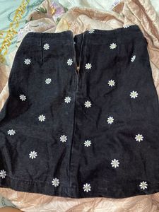 Black Daisy Print Mini Skirt