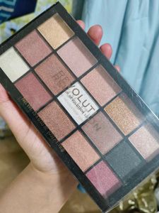 sealed Makeup Revolution Eyeshadow Palette