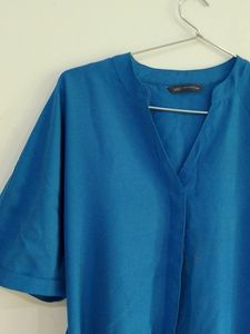 a mesmerizing blue dress💃