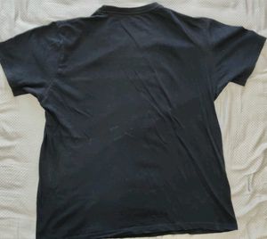 Men's Black T shirt with logo Never Follow