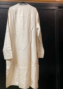 Men's Embroidered Kurta