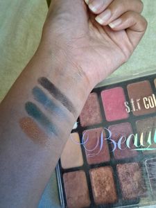 20 Color Eyeshadow Palette